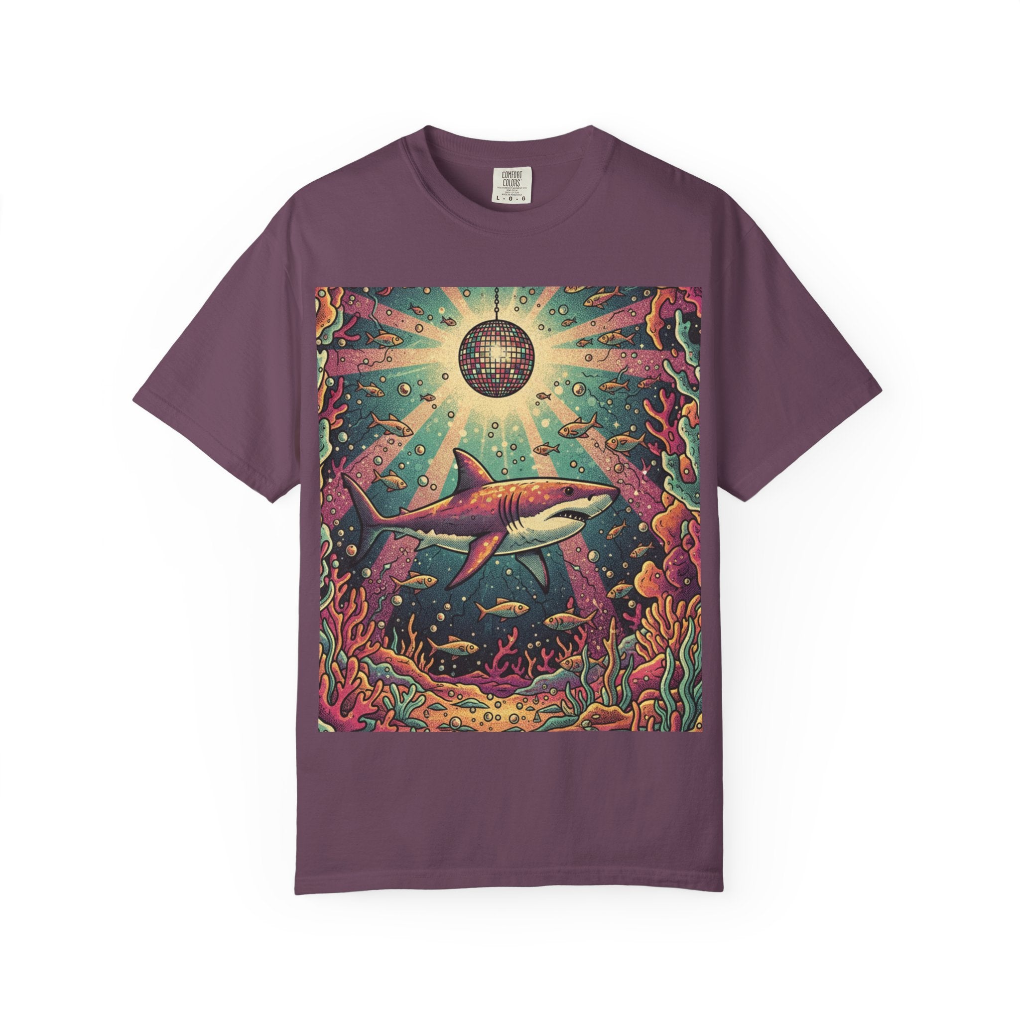 1970s Retro Great White Shark Disco T-Shirt – Vintage Underwater Party Graphic Tee