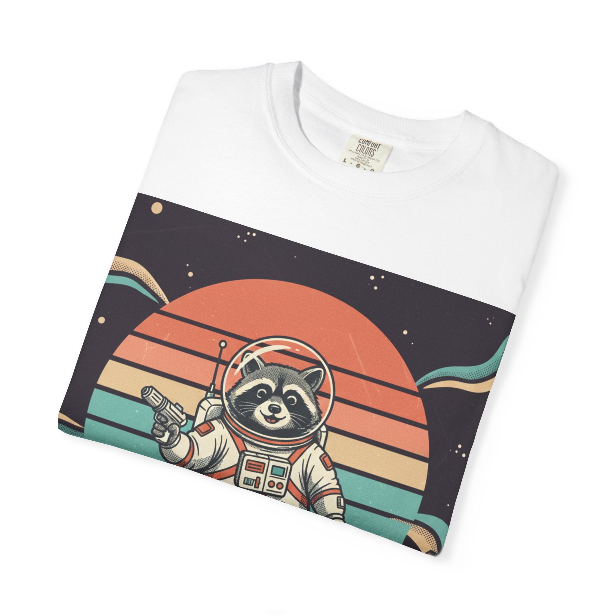 1970s Retro Raccoon Astronaut T-Shirt – Vintage Desert Canyon Sci-Fi Graphic Tee
